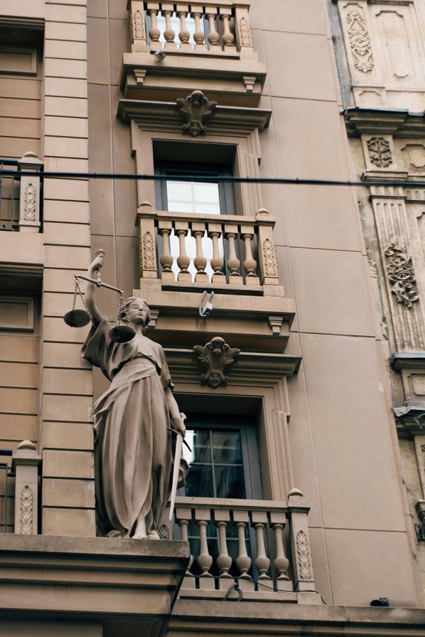 Les principales interventions d'un huissier de justice à Paris 20